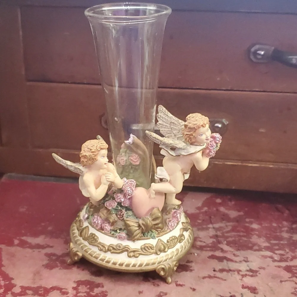 Judith Winslow 'A Place for Love' Mini Vase JL863